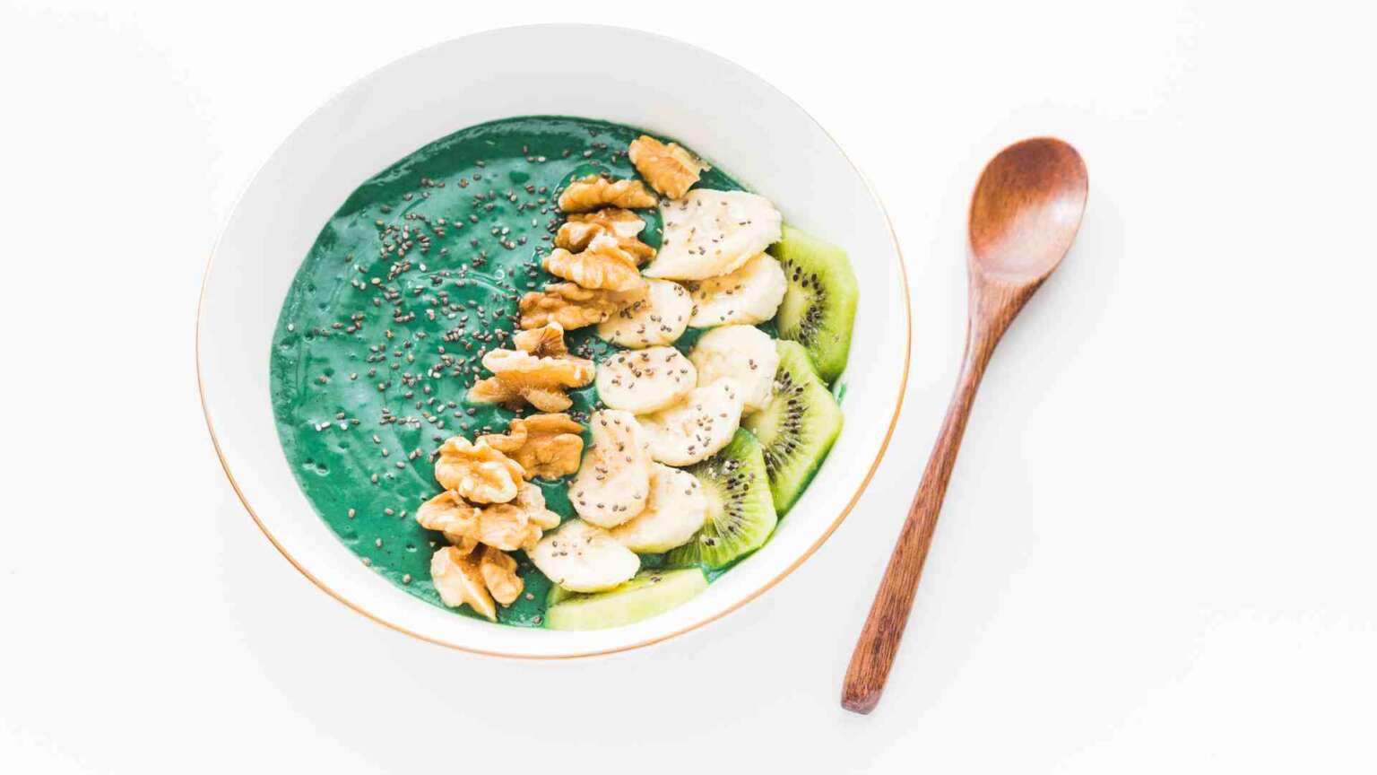 Spirulina: The Green Superfood for Detoxification in UK